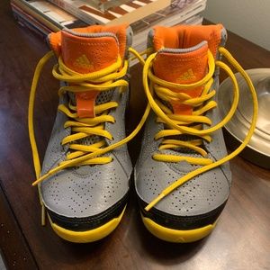 Adidas high top court shoes size 2